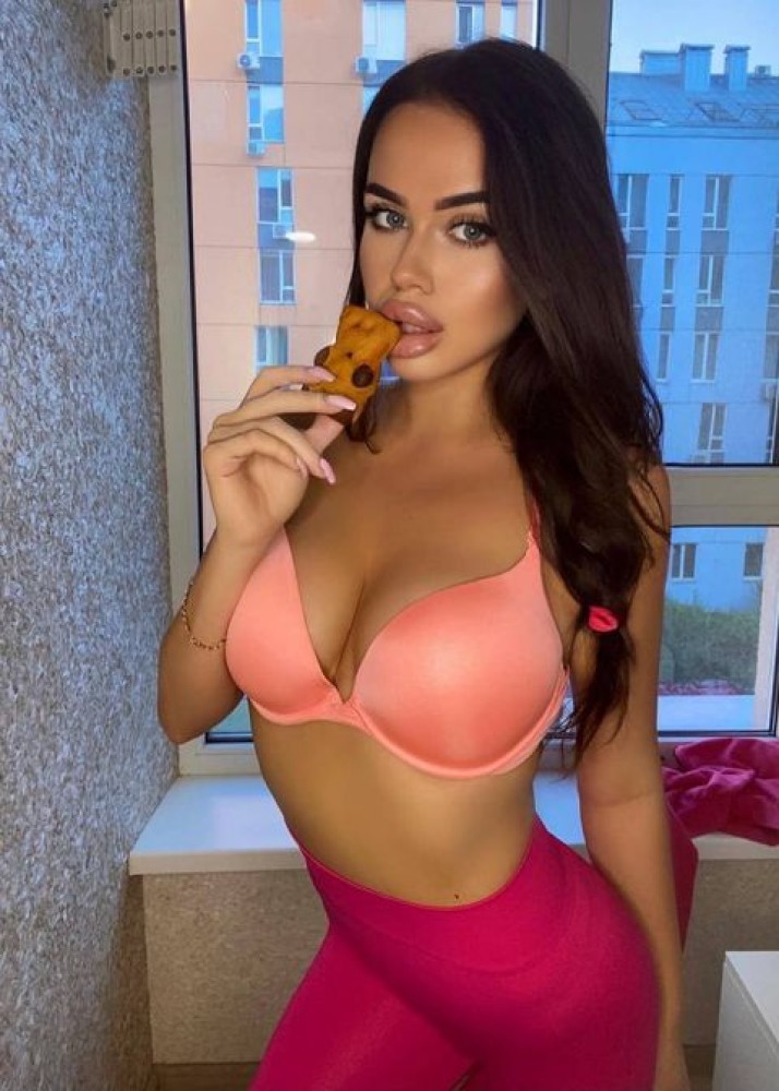 Индивидуалка Эля главное фото в городе Пикалёво 